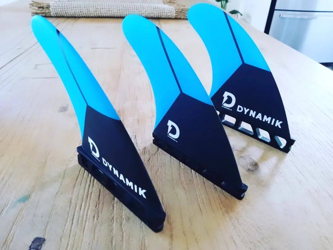 DYNAMIK MEDIUM TRI FIN SET - Single Tab Compatible